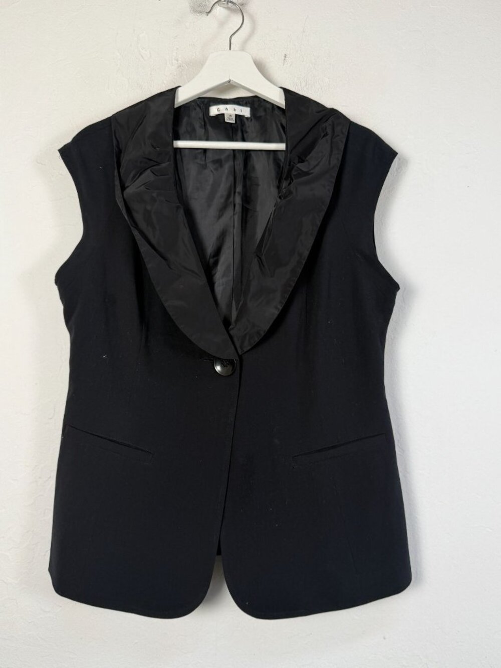 CAbi Womens Black Sleeveless One Button Vest Shawl Collar Ruched Back Size 8